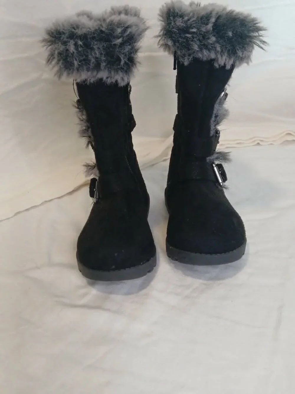 Falls Creek fuzzy black boots size 6toddler